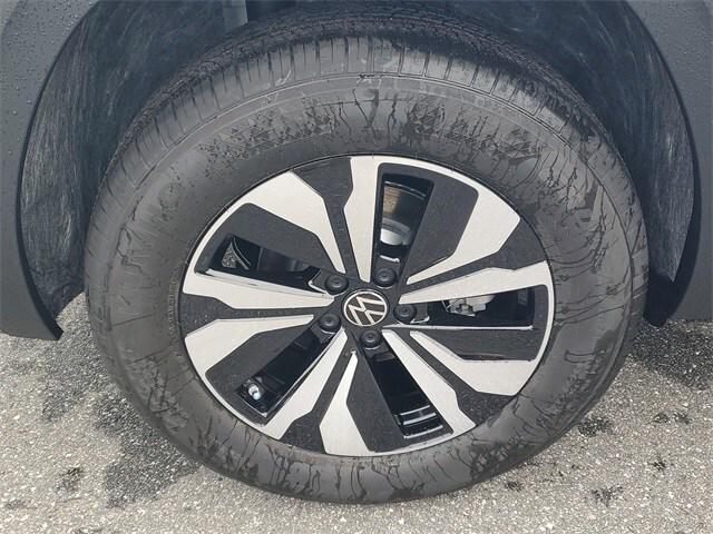 new 2026 Volkswagen Atlas Cross Sport car, priced at $38,192