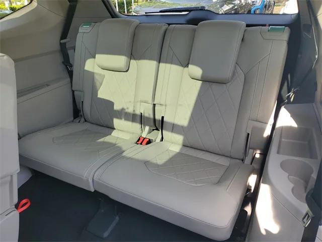 new 2025 Volkswagen Atlas car, priced at $52,880