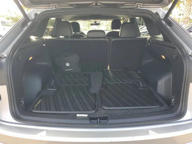 used 2020 Volkswagen Atlas Cross Sport car, priced at $20,899
