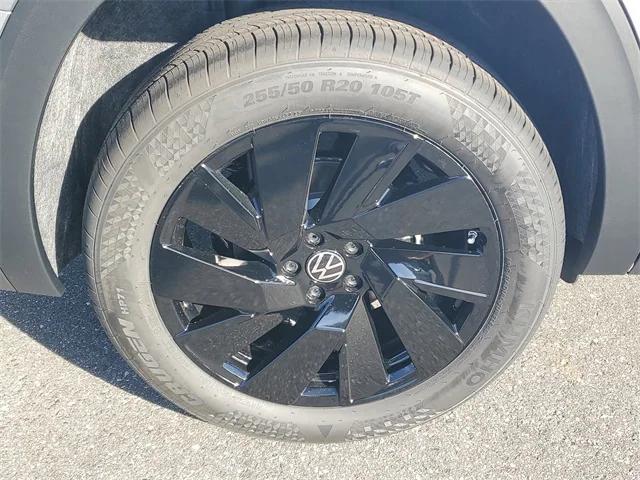 new 2026 Volkswagen Atlas car, priced at $44,684