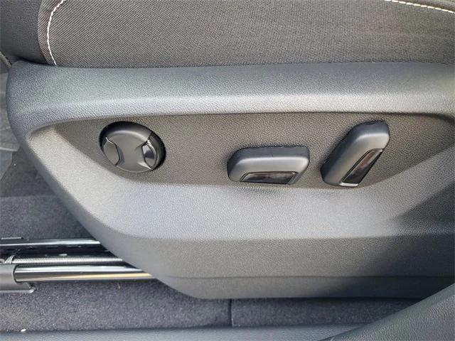 new 2026 Volkswagen Atlas car, priced at $44,684