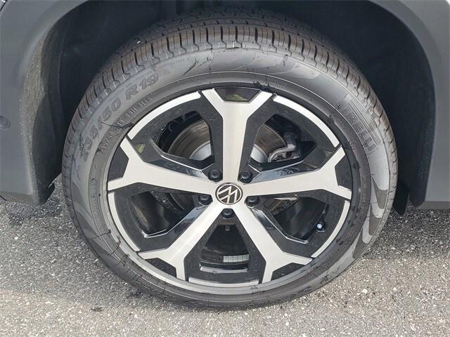 new 2025 Volkswagen Tiguan car, priced at $31,157