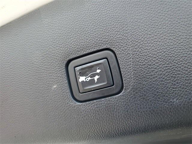 used 2020 Chevrolet Traverse car, priced at $24,299