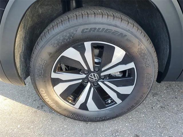 new 2026 Volkswagen Atlas car, priced at $38,536