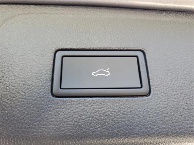 new 2026 Volkswagen Atlas car, priced at $54,144