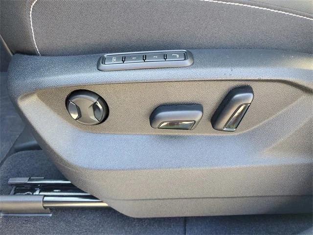 new 2026 Volkswagen Atlas car, priced at $54,144