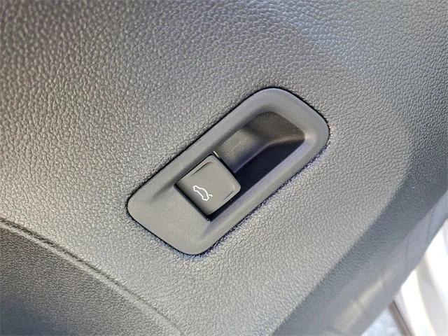 new 2026 Volkswagen Atlas car, priced at $54,144