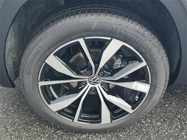 new 2026 Volkswagen Atlas Cross Sport car, priced at $53,006