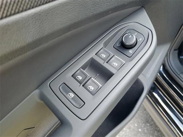 new 2025 Volkswagen Golf GTI car, priced at $40,797