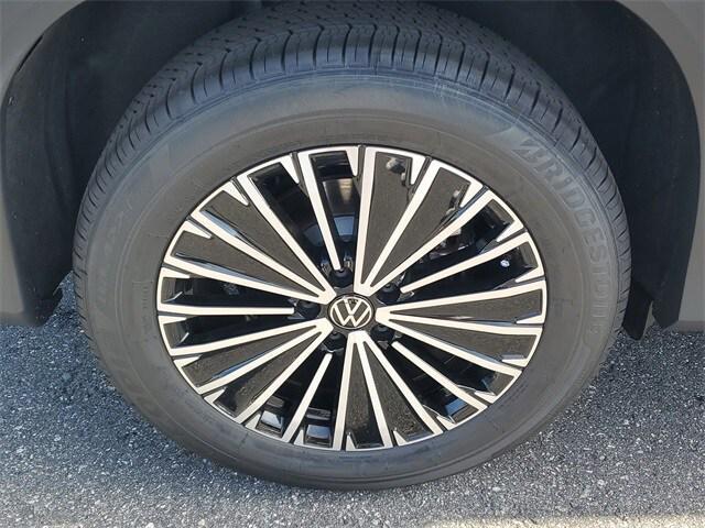 new 2025 Volkswagen Tiguan car, priced at $28,704