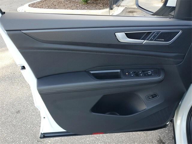 new 2026 Volkswagen Atlas Cross Sport car, priced at $53,006