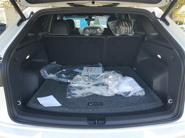 new 2026 Volkswagen Atlas Cross Sport car, priced at $53,006