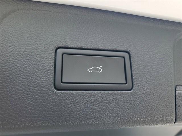 new 2026 Volkswagen Atlas car, priced at $45,085