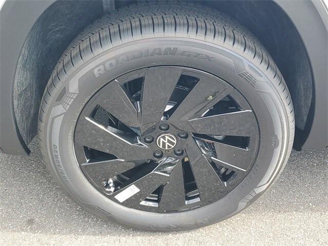 new 2026 Volkswagen Atlas car, priced at $45,085