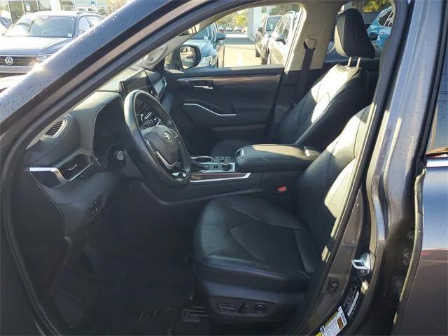 used 2023 Toyota Highlander car, priced at $38,799