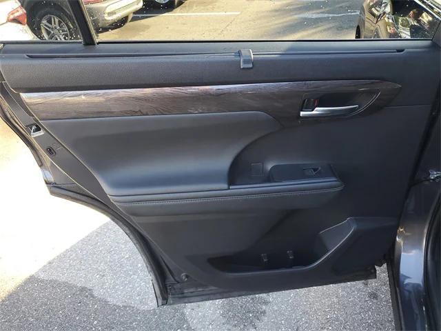 used 2023 Toyota Highlander car, priced at $38,799