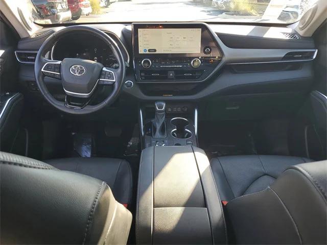 used 2023 Toyota Highlander car, priced at $38,799