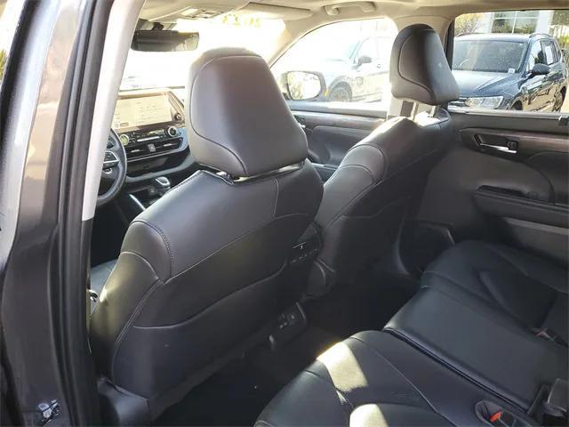 used 2023 Toyota Highlander car, priced at $38,799