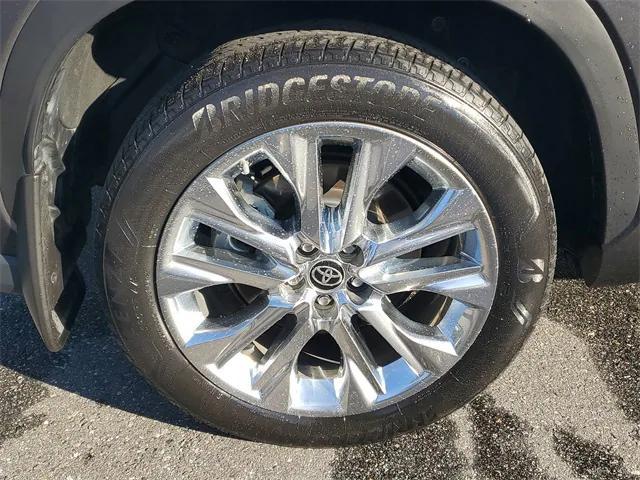 used 2023 Toyota Highlander car, priced at $38,799