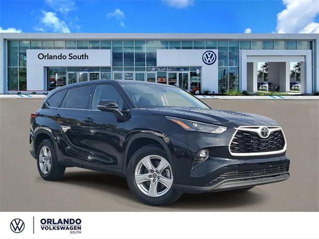 used 2022 Toyota Highlander car, priced at $29,499