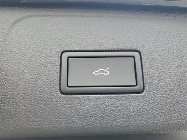 new 2026 Volkswagen Atlas car, priced at $44,050