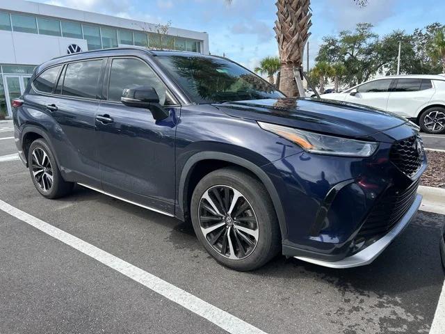 used 2022 Toyota Highlander car, priced at $35,988