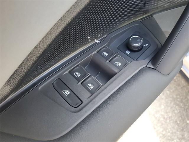 new 2025 Volkswagen Tiguan car, priced at $31,567