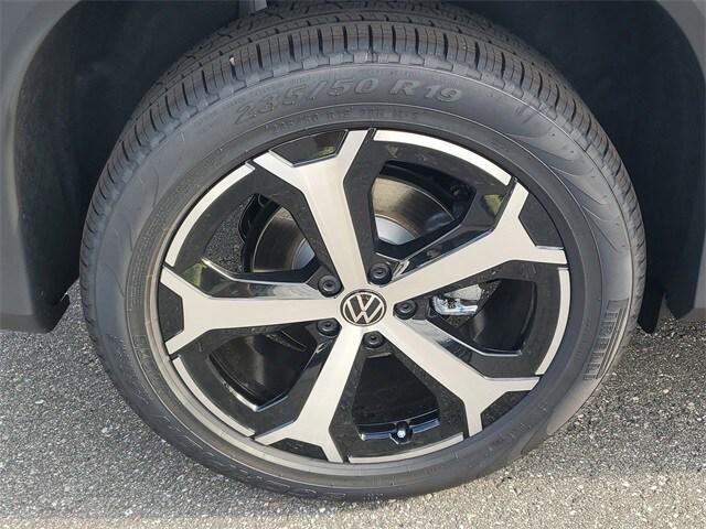 new 2025 Volkswagen Tiguan car, priced at $31,567