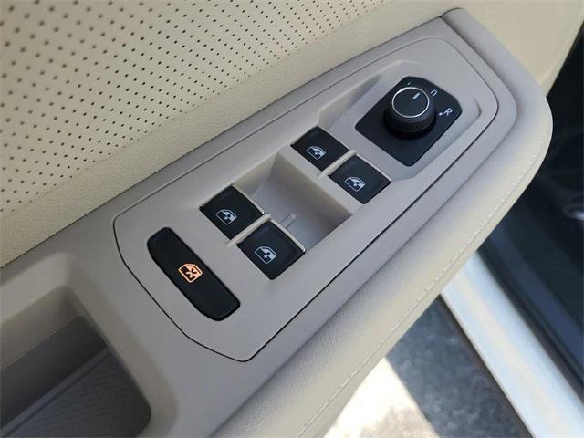 new 2025 Volkswagen Atlas car, priced at $37,609