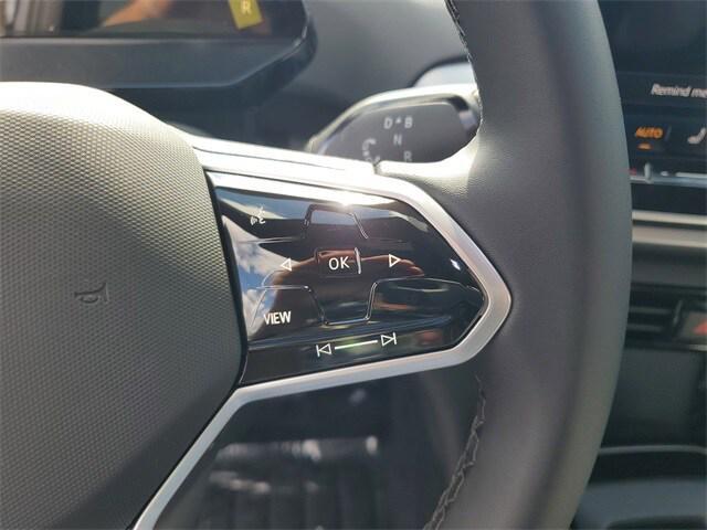 new 2025 Volkswagen ID.4 car, priced at $40,635