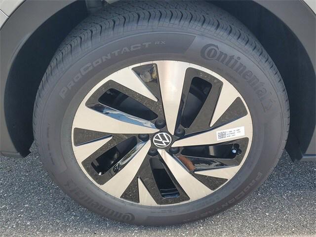 new 2025 Volkswagen ID.4 car, priced at $40,635