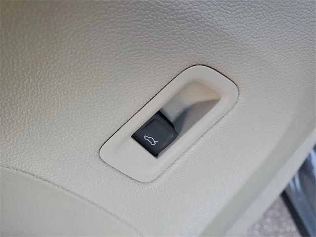 new 2026 Volkswagen Atlas car, priced at $44,573