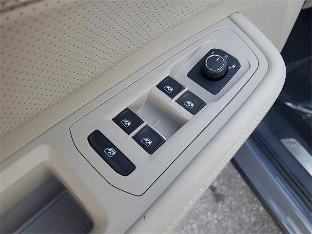 new 2026 Volkswagen Atlas car, priced at $44,573