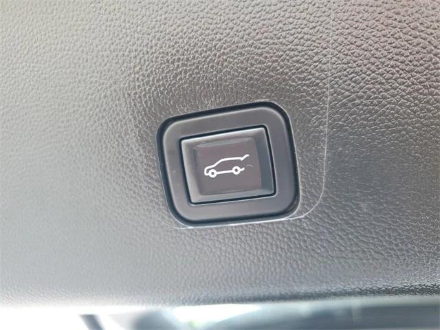 used 2023 Chevrolet Traverse car, priced at $38,999