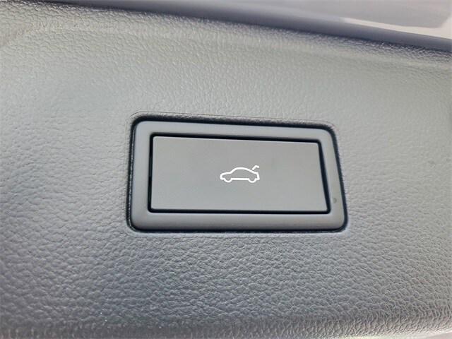 new 2026 Volkswagen Atlas car, priced at $44,487