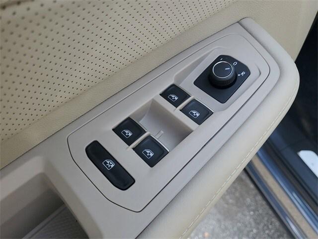 new 2026 Volkswagen Atlas car, priced at $44,487