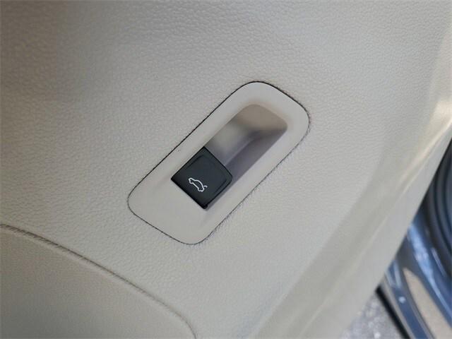 new 2026 Volkswagen Atlas car, priced at $44,487