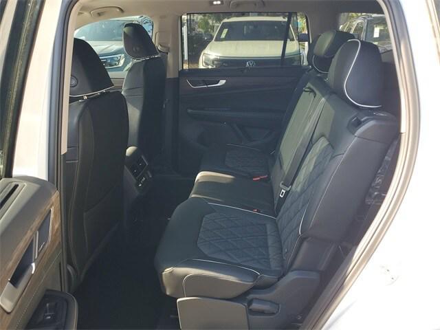new 2025 Volkswagen Atlas car, priced at $51,555