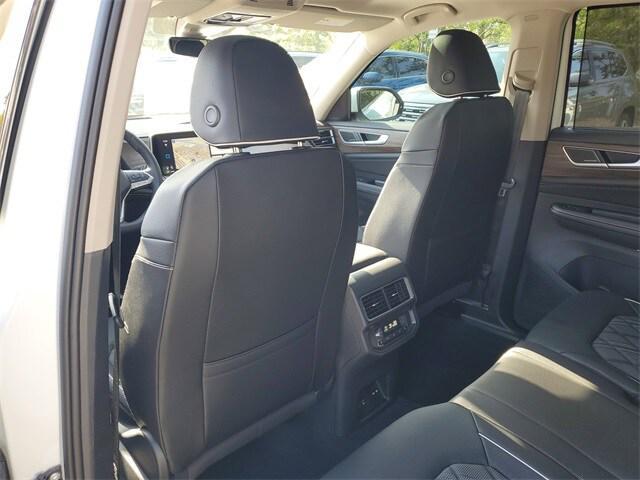 new 2025 Volkswagen Atlas car, priced at $51,555