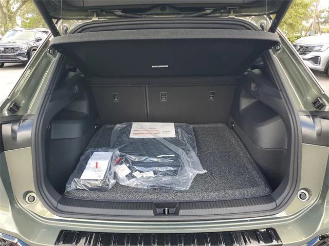 new 2025 Volkswagen Tiguan car, priced at $41,696