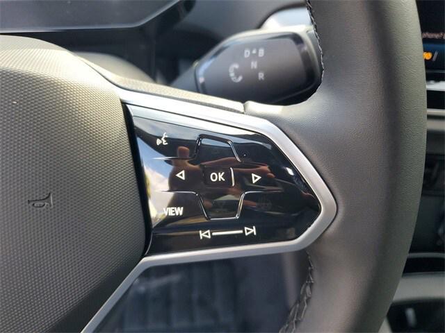 new 2025 Volkswagen ID.4 car, priced at $40,635