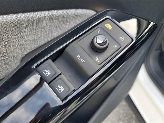 new 2025 Volkswagen ID.4 car, priced at $40,635