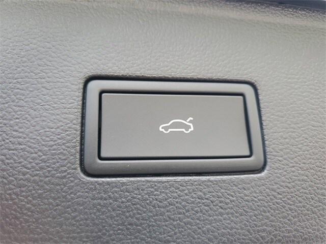 new 2026 Volkswagen Atlas car, priced at $44,050