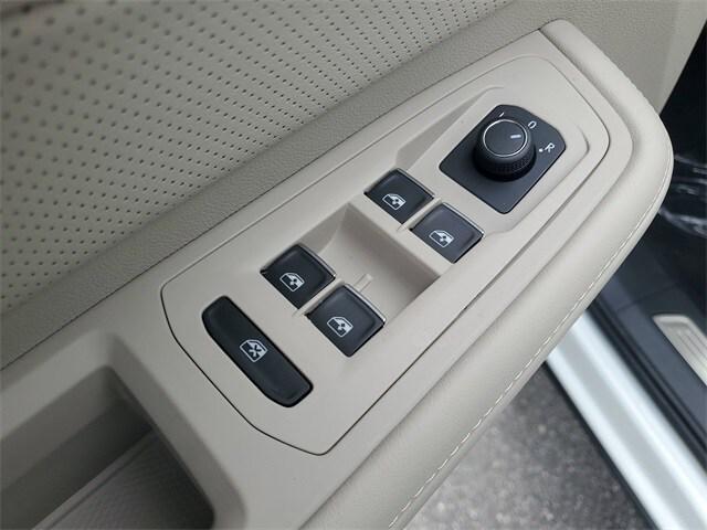 new 2025 Volkswagen Atlas car, priced at $41,577
