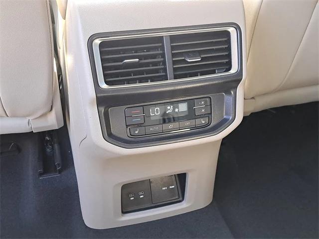 new 2025 Volkswagen Atlas car, priced at $50,810