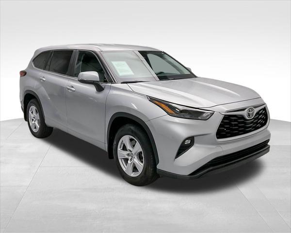 used 2023 Toyota Highlander car, priced at $34,421