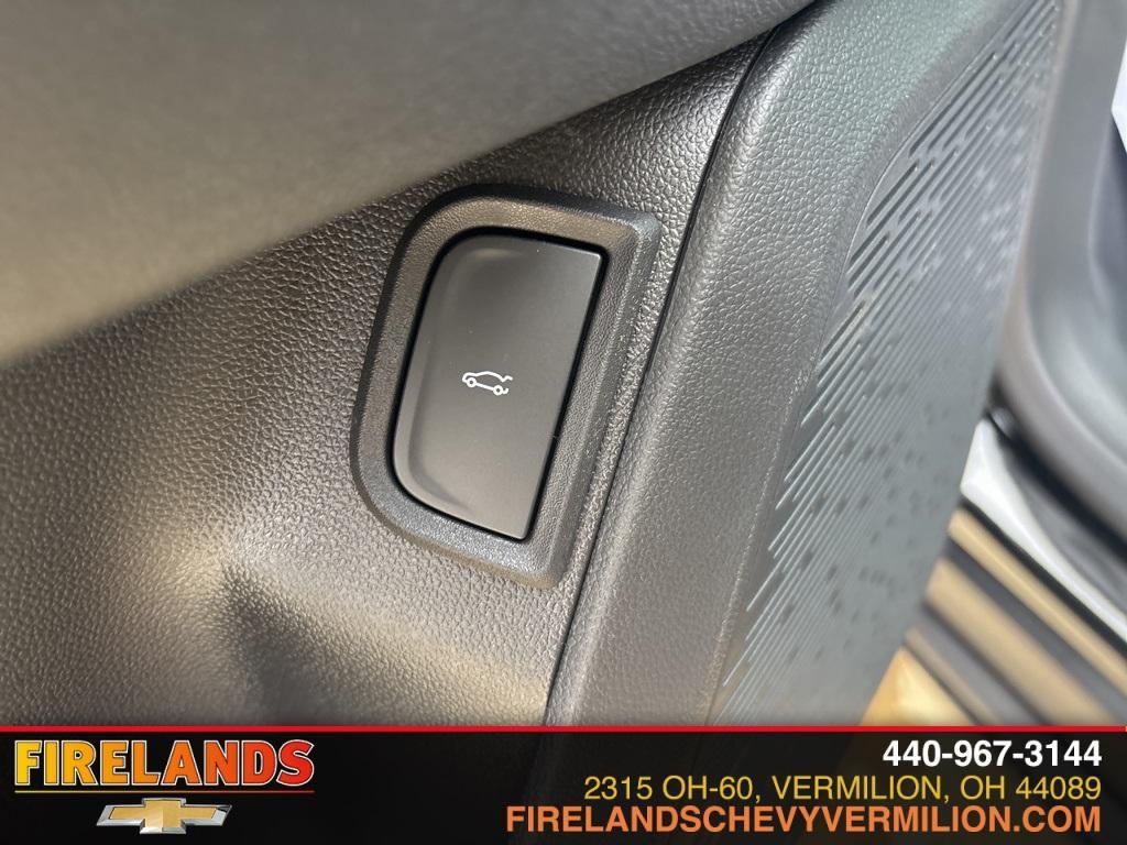 new 2026 Chevrolet Equinox car, priced at $32,870