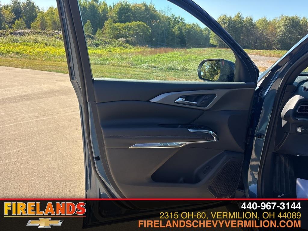 new 2026 Chevrolet Traverse car, priced at $44,715