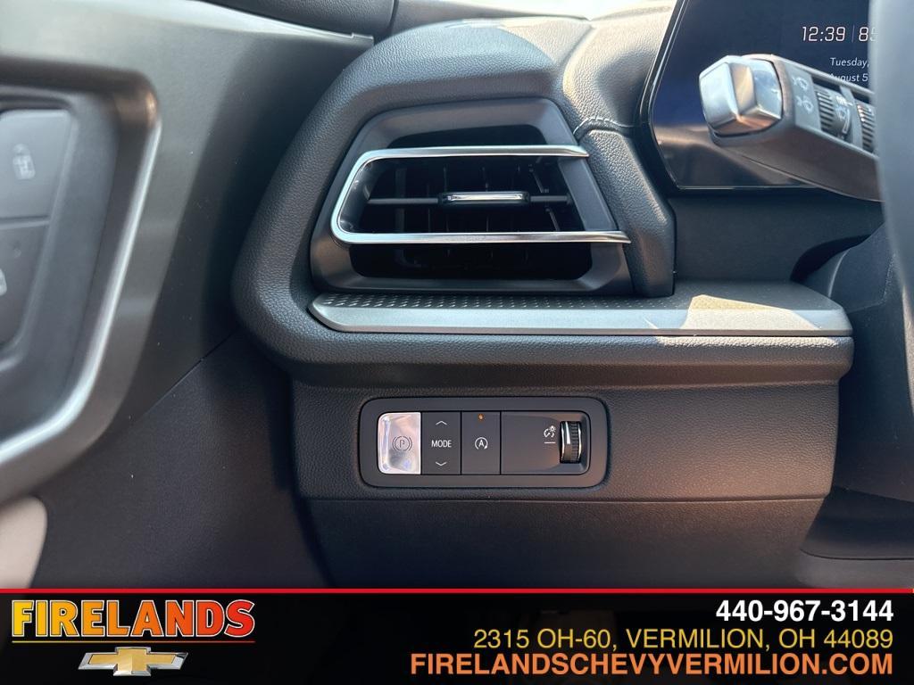 new 2025 Chevrolet Traverse car, priced at $47,130