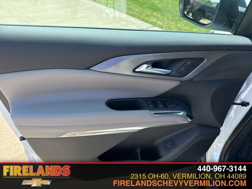 new 2025 Chevrolet Traverse car, priced at $47,130